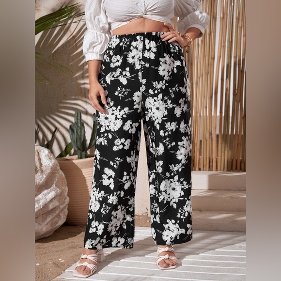 SHEIN All Over Floral Print Wide Leg Pants Black White - Picture 3 of 7